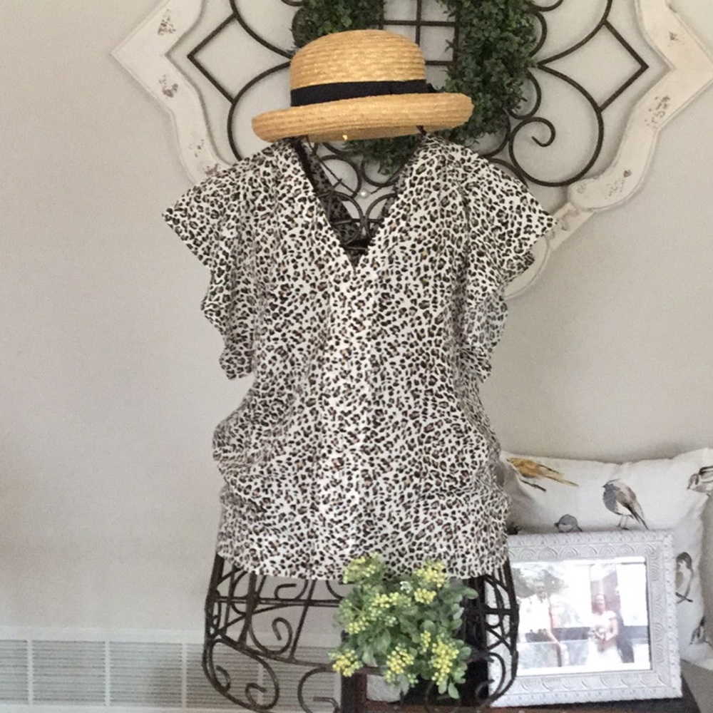 Women’s short sleeve blouse